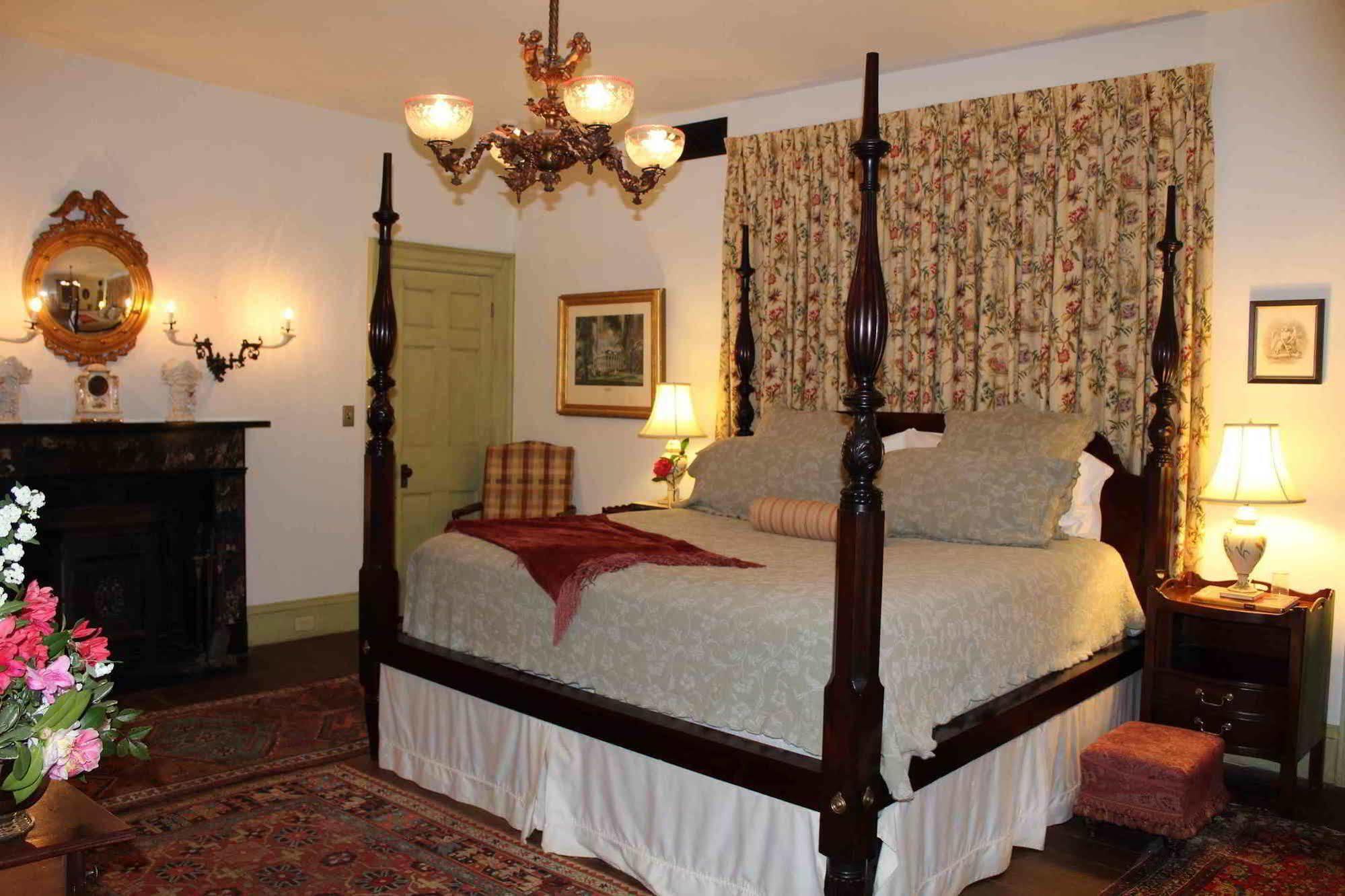 The Elms Bed And Breakfast Natchez Exterior photo