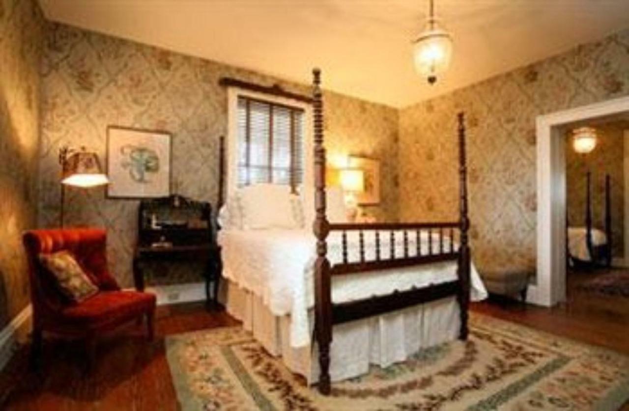 The Elms Bed And Breakfast Natchez Exterior photo